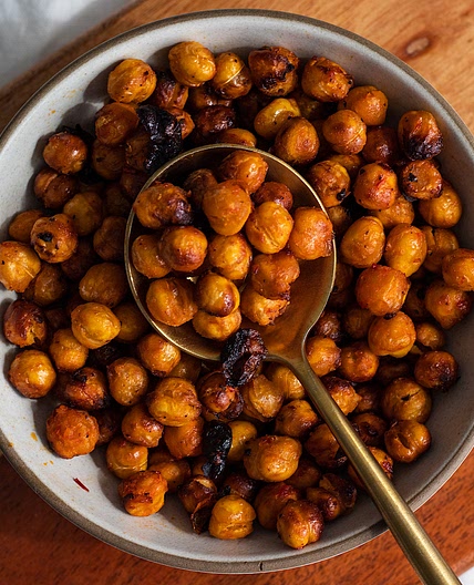 Crispy Sriracha Maple Chickpeas (Air Fryer)