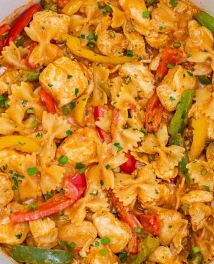 One Pot Chicken Fajita Pasta Recipe