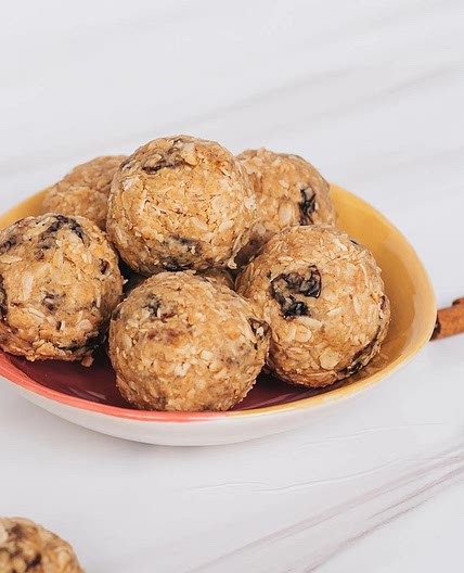 Cinnamon Raisin Protein Balls