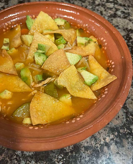CALDO TLALPEÑO 