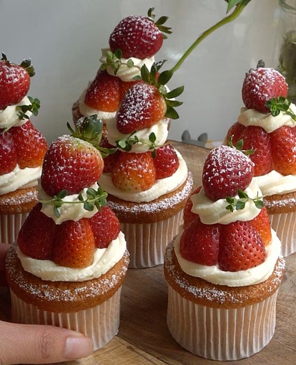 Strawberries and Cream Cupcakes