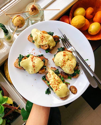 Cashew Hollandaise Sauce (Dairy-free and Egg-free)