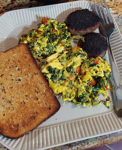 Turmeric Veggie Scramble Eggs