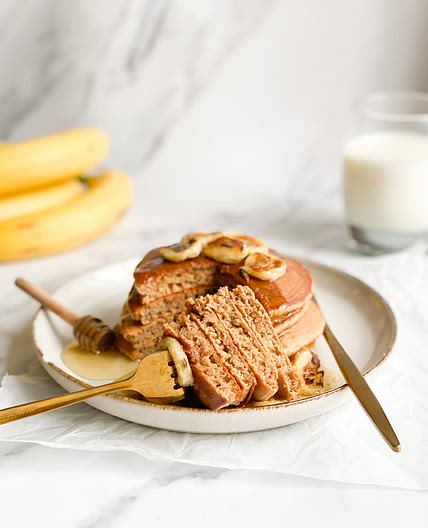 Low Calorie Banana Bread Pancakes