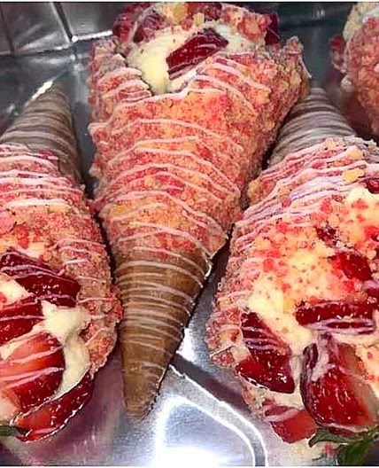 Strawberry Crunch Cheesecake Cones