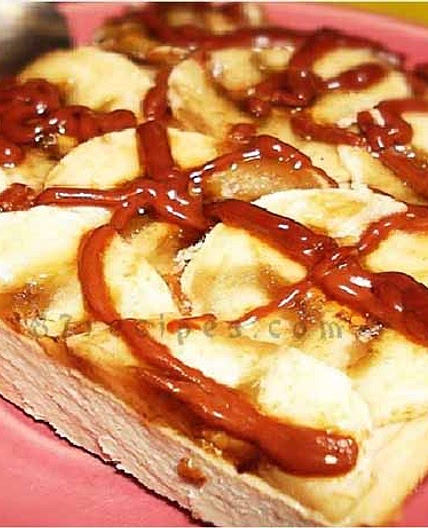 A SIMPLE COTTAGE CHEESE DESSERT WITH A BANANA