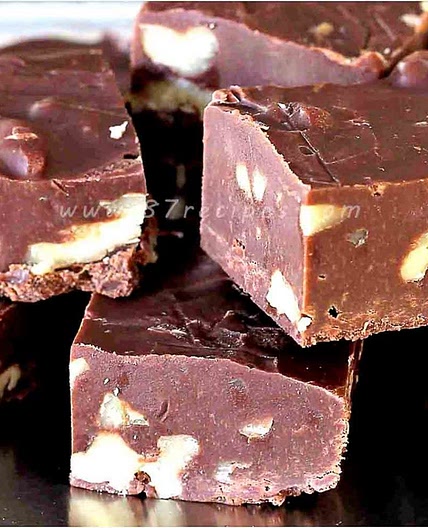 BEST OLD-FASHIONED CHOCOLATE FUDGE