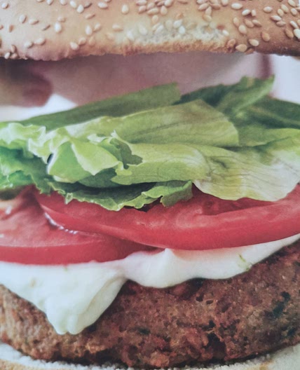 Burger saucisse et mayo epicee