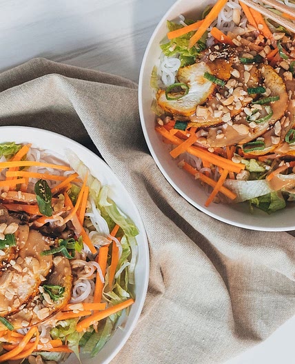Low Carb Satay Chicken Noodle Salad