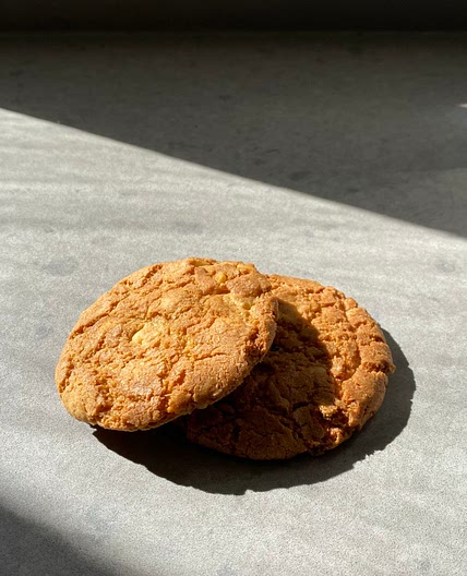 white chocolate macadamia cookies 🍪