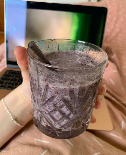 Blueberry and banana smoothie 