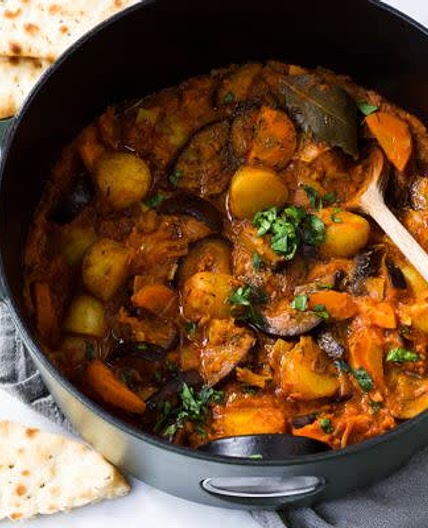 Vega(n) stoofpot met groenten, aardappels en linzen