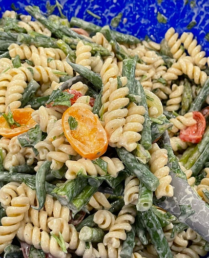 Middle eastern pasta salad