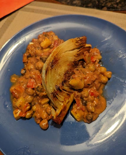 Braised cabbage with chickpeas