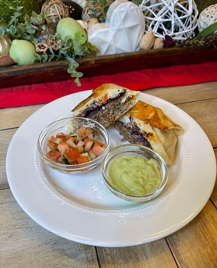 Burger Crunch Wraps with Creamy Guac & Pico de Gallo!