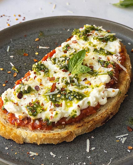 15-Minute Cottage Cheese Pizza Toast is the Easiest Lunch Ever