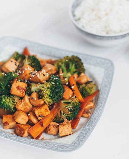 Broccoli Tofu Cashew Stir Fry