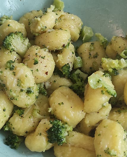 Garlicky Broccoli gnocchi 🥦