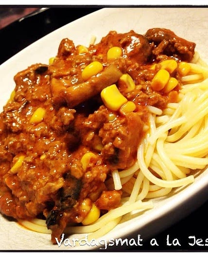Köttfärssås och spaghetti