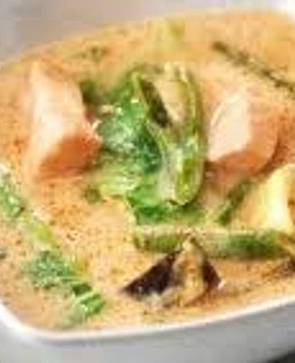 Fisk med röd curry, lime, kokosmjölk och cashewnötter