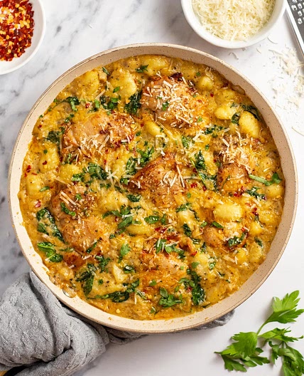 Garlic chicken gnocchi skillet