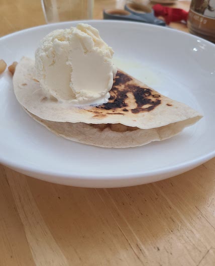 Apple "pie" tortilla dessert