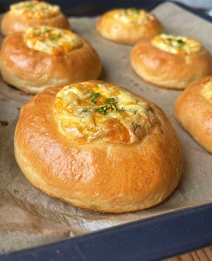 Cheesy Garlic Breads 