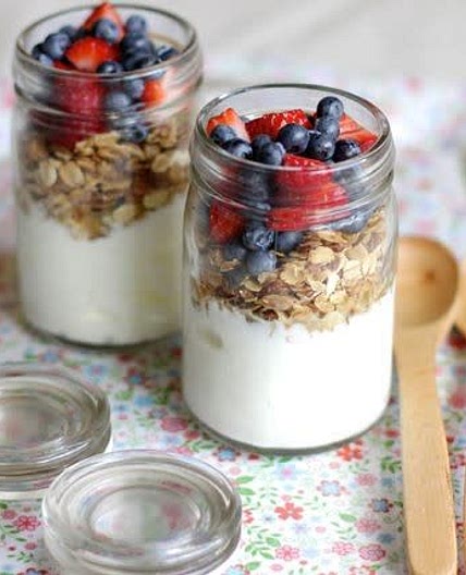 Granola and Yogurt Fruit Pots