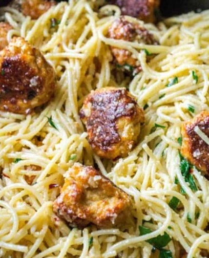Parmesan Garlic Spaghetti Recipe with Chicken Meatballs
