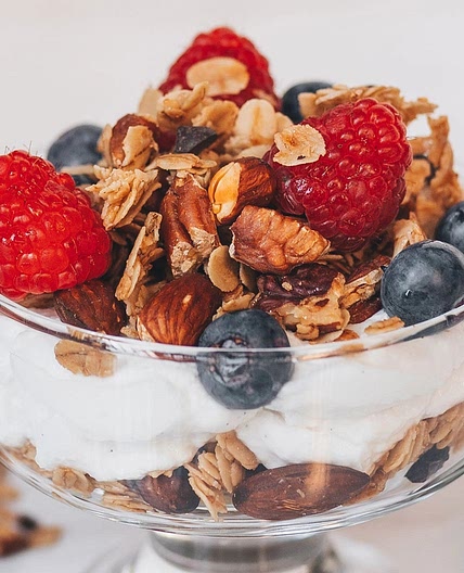 Low-Sugar Chocolate Chip Granola