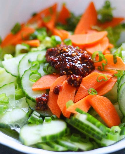 Korean Lettuce Salad (Sangchu-Geotjeori)