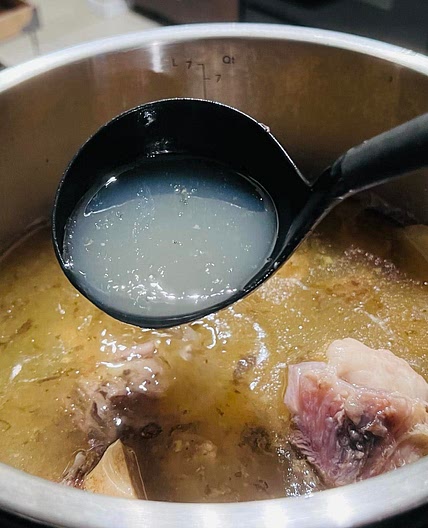 Homemade Bone Broth | 骨头汤
