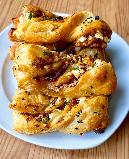 Pesto Cheese Twists