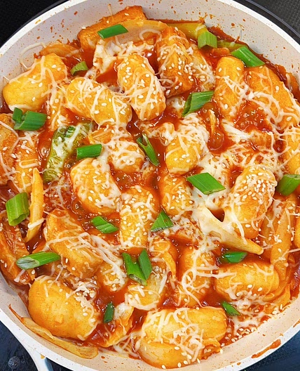 Cheese Tteokbokki (made with homemade rice cakes)