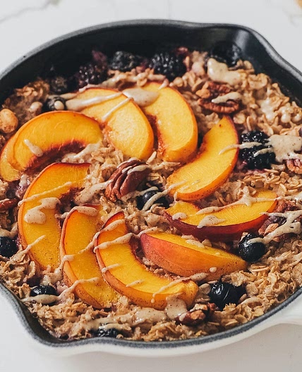 Easy Peachy Berry Baked Oats
