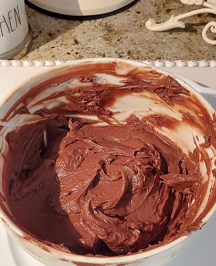 Sour cream chocolate frosting