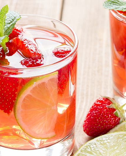 Strawberry Lemonade Gin Cocktail 