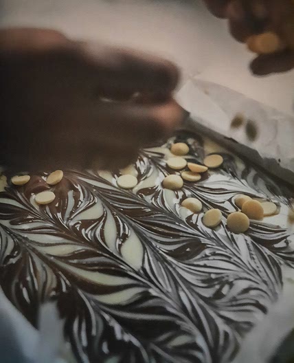 Nutella chocolate-chip dotie bars