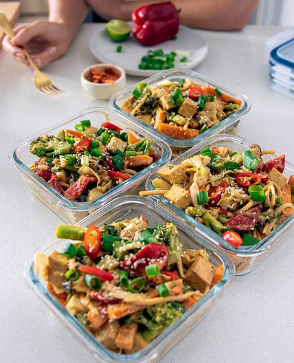 MEAL PREP SUNDAY EP 7: VEGGIE NOODLE STIR FRY W/ PEANUT LIME SAUCE