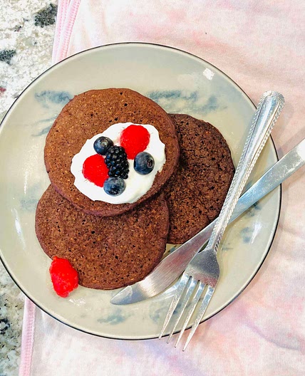 Healthy Chocolate Banana Pancakes