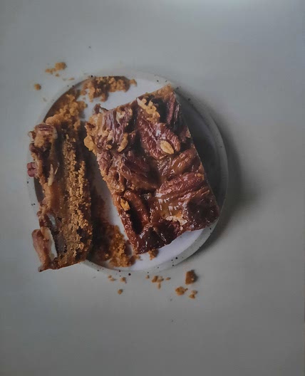 Pecan and maple dotie bars