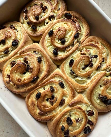 Schneckenkuchen with raisins 🦢