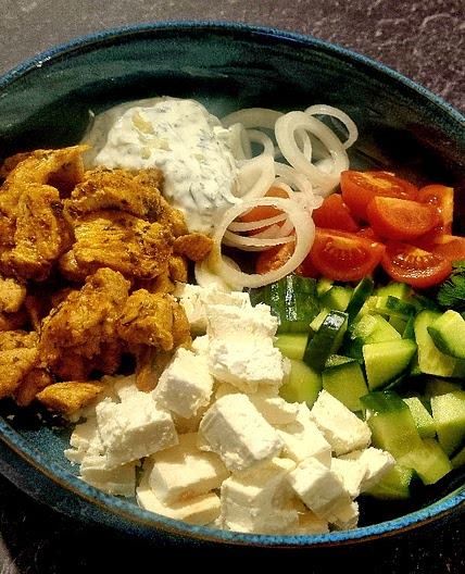 Griechische Hähnchen-Feta-Bowl