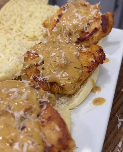 Merry Me Chicken Sliders