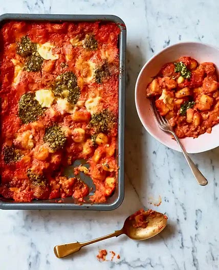 Creamy baked gnocchi with tomatoes, mozzarella and basil