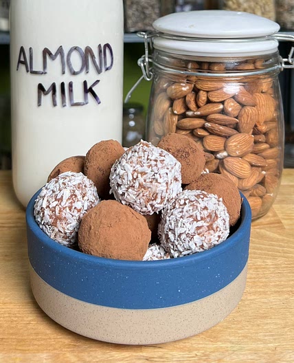 Almond  pulp energy balls 