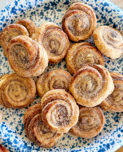 Mini Cinnamon Roll Puffs (4 Ingredients)