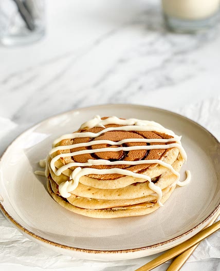 287 Calorie Cinnamon roll Pancakes