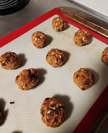 Healthy(er) Peanut Butter Oatmeal Cookies
