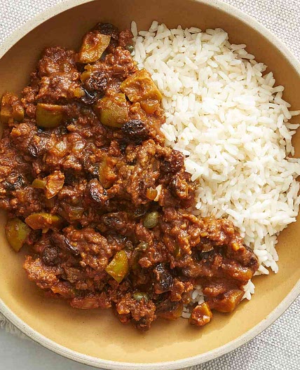 Picadillo-Style Chili with Rice